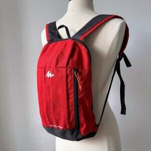 Quechua Arpenaz 10 Hiking Backpack (Red/Grey)